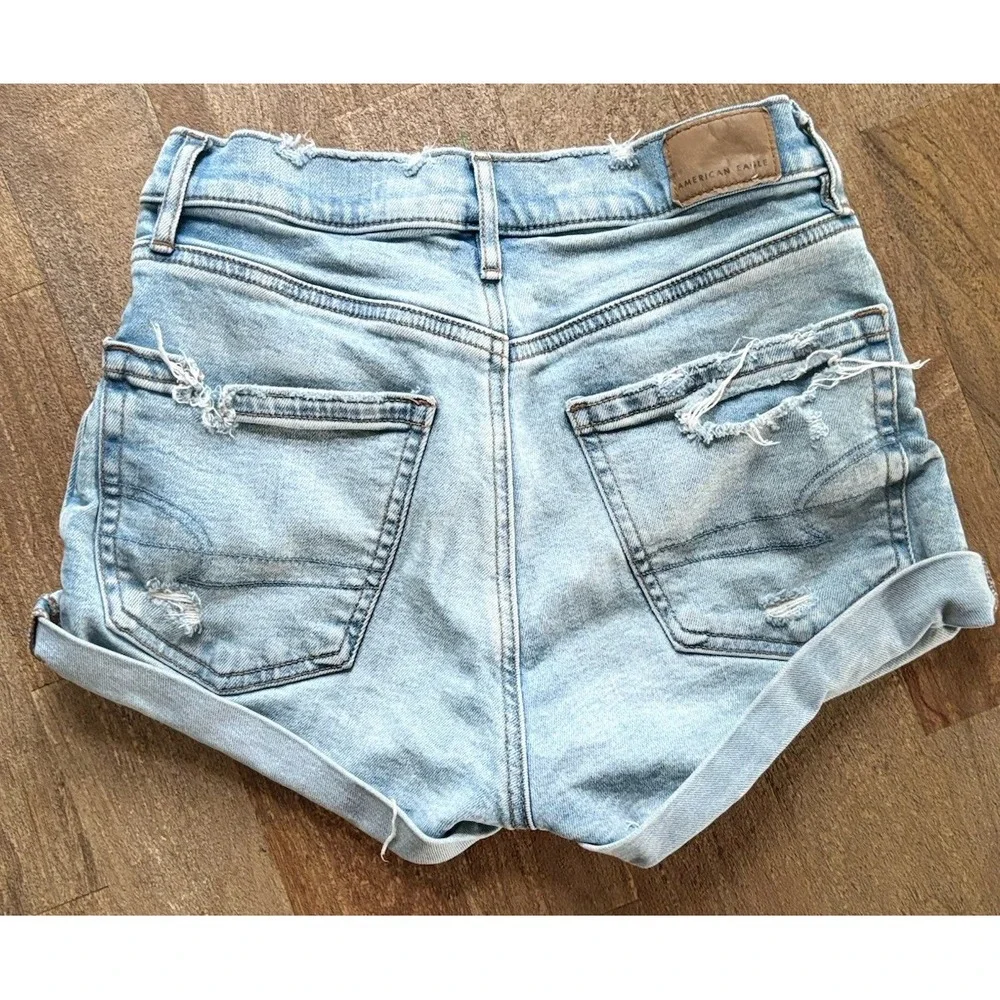 American Eagle Ladies Strigid Relaxed Short Distressed Jean Shorts Size 000
